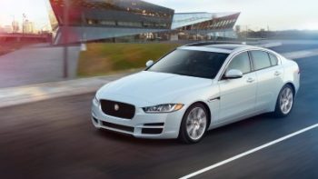 2017-jaguar-xe-white-custom